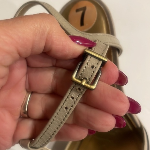 BCBGeneration leather T strap sling back two tone heels pointed toe size 7 - Picture 8 of 16